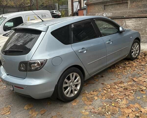 Синий Мазда 3, объемом двигателя 1.6 л и пробегом 120 тыс. км за 6000 $, фото 2 на Automoto.ua