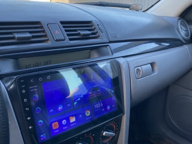 Синій Мазда 3, об'ємом двигуна 1.6 л та пробігом 250 тис. км за 1500 $, фото 10 на Automoto.ua