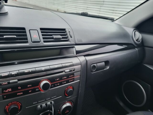 Синий Мазда 3, объемом двигателя 1.6 л и пробегом 294 тыс. км за 4500 $, фото 5 на Automoto.ua