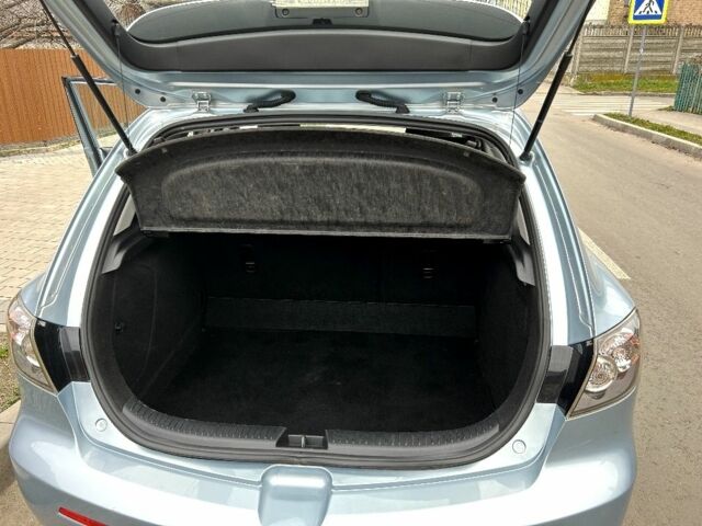 Синий Мазда 3, объемом двигателя 0 л и пробегом 286 тыс. км за 4900 $, фото 7 на Automoto.ua