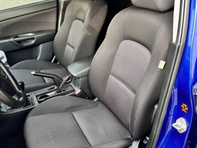 Синий Мазда 3, объемом двигателя 1.6 л и пробегом 205 тыс. км за 4900 $, фото 9 на Automoto.ua