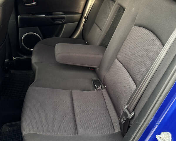 Синий Мазда 3, объемом двигателя 1.6 л и пробегом 225 тыс. км за 4900 $, фото 17 на Automoto.ua