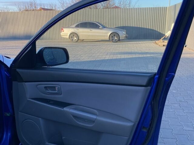 Синій Мазда 3, об'ємом двигуна 1.6 л та пробігом 250 тис. км за 1500 $, фото 14 на Automoto.ua