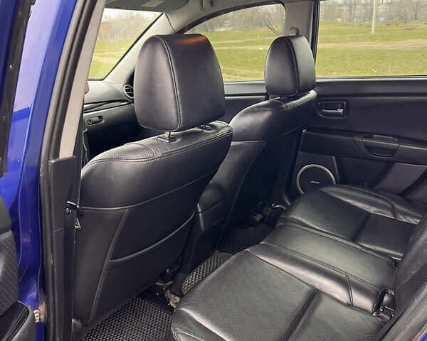 Синій Мазда 3, об'ємом двигуна 1.6 л та пробігом 357 тис. км за 4500 $, фото 5 на Automoto.ua