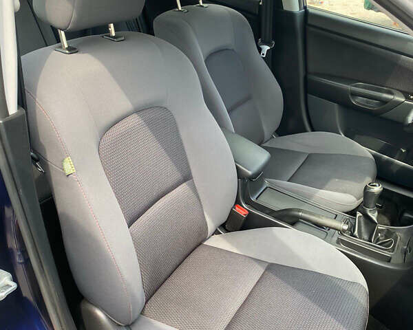 Синий Мазда 3, объемом двигателя 1.6 л и пробегом 188 тыс. км за 6200 $, фото 11 на Automoto.ua