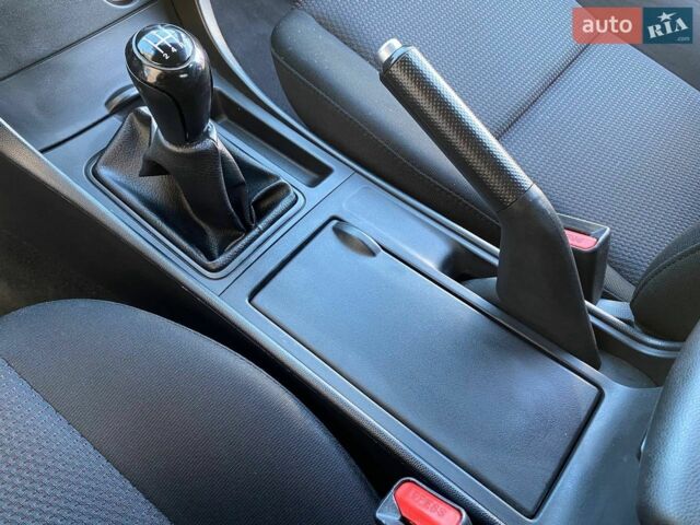 Синий Мазда 3, объемом двигателя 1.6 л и пробегом 162 тыс. км за 4999 $, фото 10 на Automoto.ua