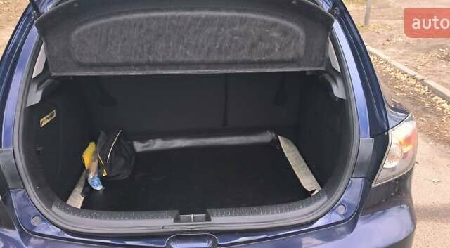 Синій Мазда 3, об'ємом двигуна 1.56 л та пробігом 219 тис. км за 5700 $, фото 8 на Automoto.ua