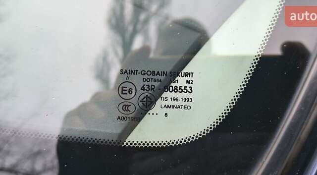 Синій Мазда 3, об'ємом двигуна 1.56 л та пробігом 219 тис. км за 5700 $, фото 9 на Automoto.ua