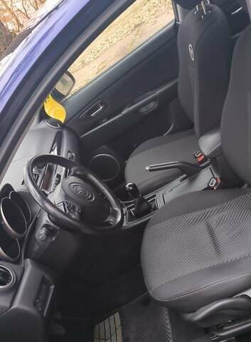 Синій Мазда 3, об'ємом двигуна 1.56 л та пробігом 219 тис. км за 5700 $, фото 6 на Automoto.ua