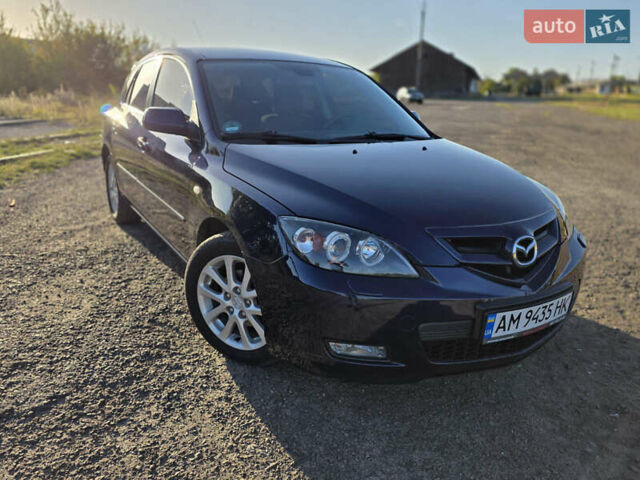 Синий Мазда 3, объемом двигателя 1.6 л и пробегом 240 тыс. км за 5500 $, фото 2 на Automoto.ua