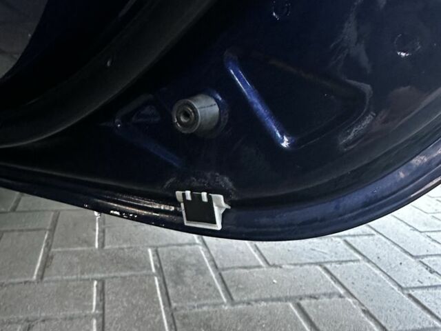 Синий Мазда 3, объемом двигателя 1.6 л и пробегом 262 тыс. км за 5300 $, фото 9 на Automoto.ua