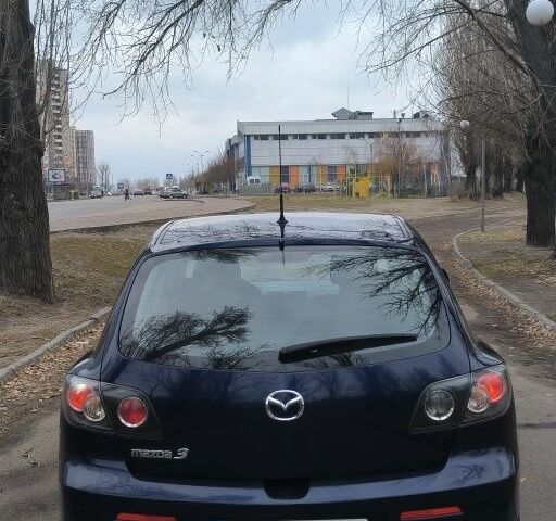 Синий Мазда 3, объемом двигателя 1.6 л и пробегом 260 тыс. км за 4008 $, фото 3 на Automoto.ua