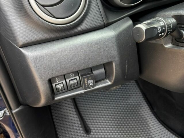 Синий Мазда 3, объемом двигателя 1.6 л и пробегом 181 тыс. км за 5800 $, фото 3 на Automoto.ua