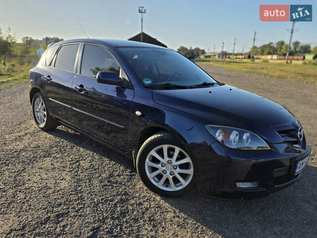 Синий Мазда 3, объемом двигателя 1.6 л и пробегом 240 тыс. км за 5500 $, фото 3 на Automoto.ua