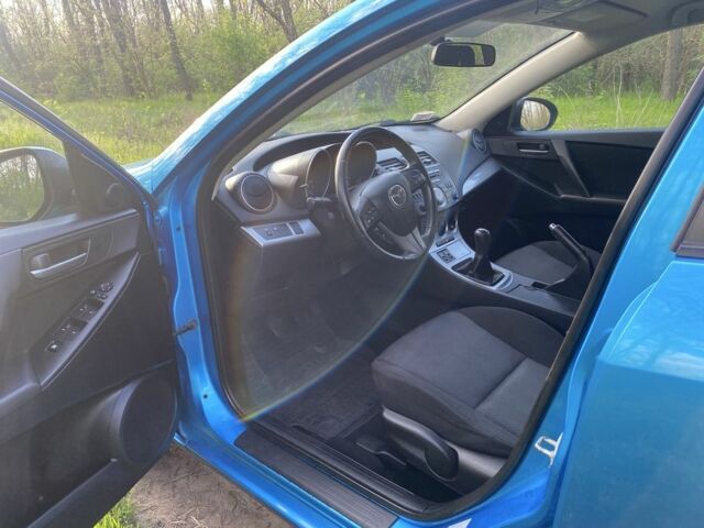 Синій Мазда 3, об'ємом двигуна 1.6 л та пробігом 129 тис. км за 7450 $, фото 8 на Automoto.ua