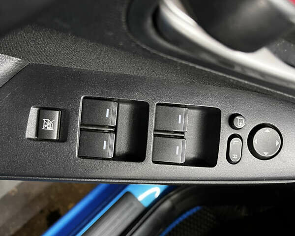 Синий Мазда 3, объемом двигателя 1.6 л и пробегом 162 тыс. км за 8500 $, фото 11 на Automoto.ua