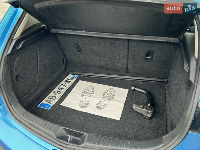 Синий Мазда 3, объемом двигателя 1.6 л и пробегом 189 тыс. км за 6399 $, фото 85 на Automoto.ua