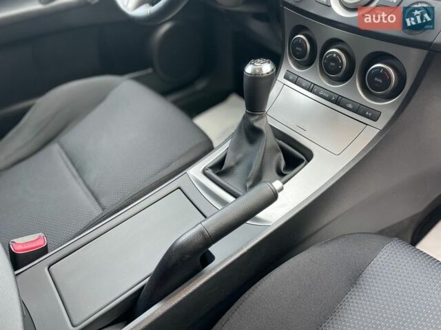 Синий Мазда 3, объемом двигателя 1.6 л и пробегом 200 тыс. км за 8400 $, фото 52 на Automoto.ua