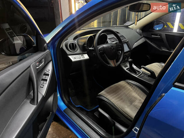 Синий Мазда 3, объемом двигателя 1.6 л и пробегом 162 тыс. км за 8500 $, фото 10 на Automoto.ua