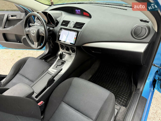 Синій Мазда 3, об'ємом двигуна 1.6 л та пробігом 226 тис. км за 7700 $, фото 13 на Automoto.ua