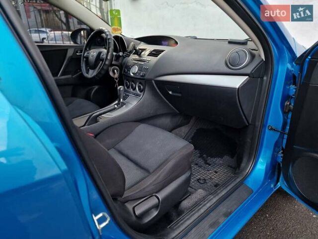 Синий Мазда 3, объемом двигателя 1.6 л и пробегом 188 тыс. км за 8990 $, фото 49 на Automoto.ua