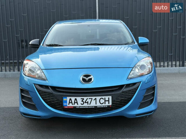 Синій Мазда 3, об'ємом двигуна 1.6 л та пробігом 226 тис. км за 7700 $, фото 4 на Automoto.ua