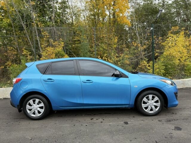 Синий Мазда 3, объемом двигателя 1.6 л и пробегом 227 тыс. км за 7500 $, фото 3 на Automoto.ua