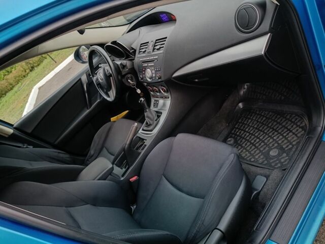Синий Мазда 3, объемом двигателя 1.6 л и пробегом 230 тыс. км за 6700 $, фото 4 на Automoto.ua