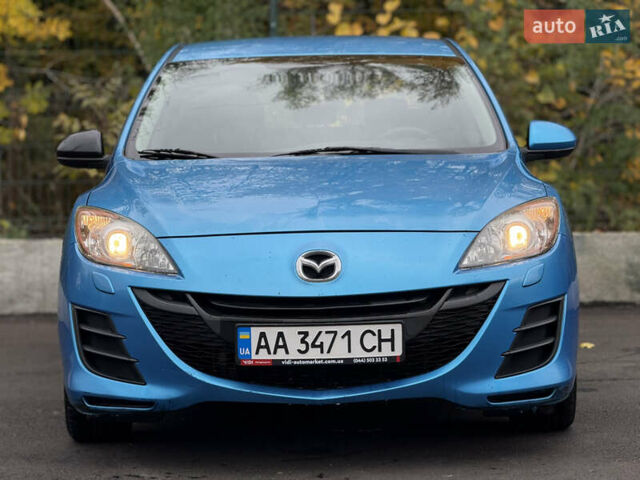 Синий Мазда 3, объемом двигателя 1.6 л и пробегом 227 тыс. км за 7500 $, фото 3 на Automoto.ua