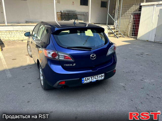 Синий Мазда 3, объемом двигателя 1.6 л и пробегом 147 тыс. км за 7500 $, фото 5 на Automoto.ua
