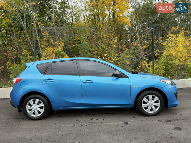 Синий Мазда 3, объемом двигателя 1.6 л и пробегом 227 тыс. км за 7500 $, фото 9 на Automoto.ua