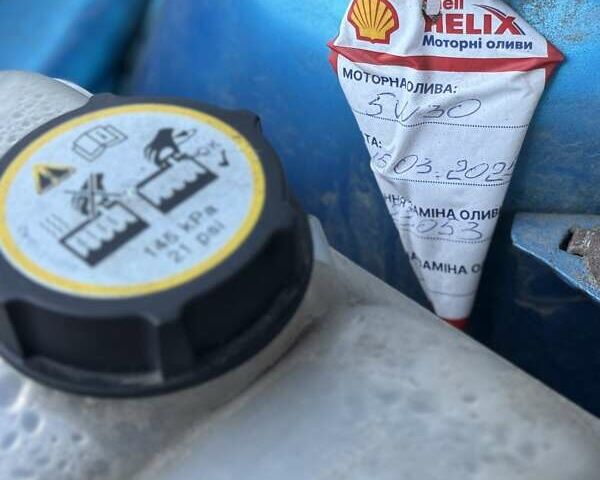 Синій Мазда 3, об'ємом двигуна 1.6 л та пробігом 227 тис. км за 7500 $, фото 25 на Automoto.ua