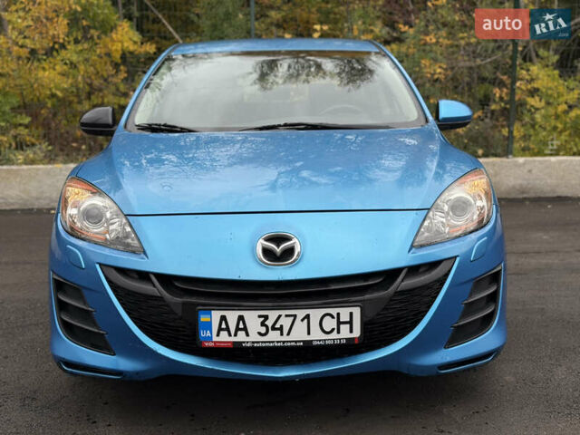 Синий Мазда 3, объемом двигателя 1.6 л и пробегом 227 тыс. км за 7500 $, фото 4 на Automoto.ua