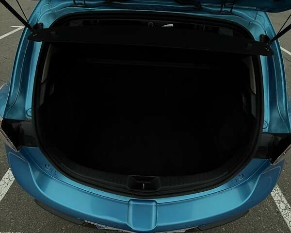 Синий Мазда 3, объемом двигателя 1.6 л и пробегом 144 тыс. км за 8400 $, фото 12 на Automoto.ua