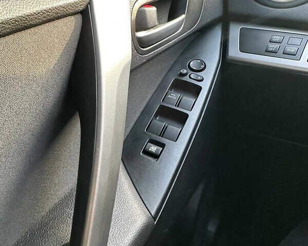 Синій Мазда 3, об'ємом двигуна 2.2 л та пробігом 190 тис. км за 7500 $, фото 15 на Automoto.ua