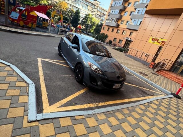 Синий Мазда 3, объемом двигателя 2.5 л и пробегом 130 тыс. км за 9008 $, фото 9 на Automoto.ua