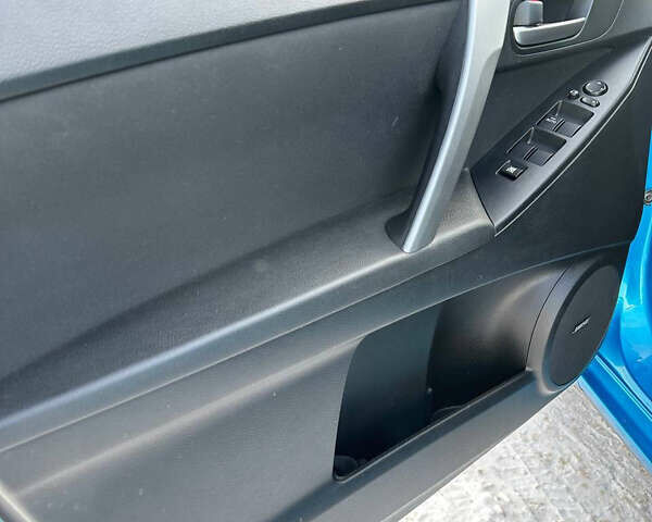 Синій Мазда 3, об'ємом двигуна 2.2 л та пробігом 190 тис. км за 7500 $, фото 3 на Automoto.ua