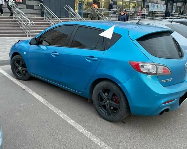 Синий Мазда 3, объемом двигателя 2.2 л и пробегом 189 тыс. км за 7200 $, фото 2 на Automoto.ua