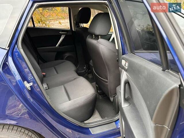 Синий Мазда 3, объемом двигателя 1.6 л и пробегом 293 тыс. км за 6500 $, фото 13 на Automoto.ua