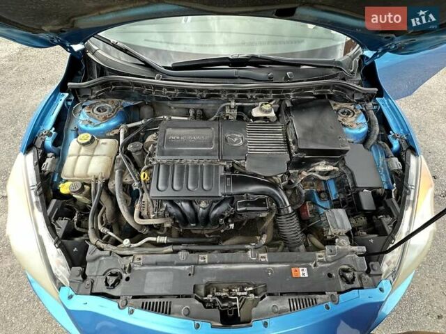 Синий Мазда 3, объемом двигателя 1.6 л и пробегом 180 тыс. км за 8200 $, фото 5 на Automoto.ua