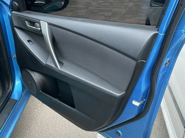 Синій Мазда 3, об'ємом двигуна 2.2 л та пробігом 190 тис. км за 6900 $, фото 8 на Automoto.ua