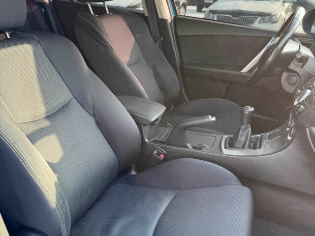 Синий Мазда 3, объемом двигателя 2.2 л и пробегом 190 тыс. км за 7650 $, фото 13 на Automoto.ua