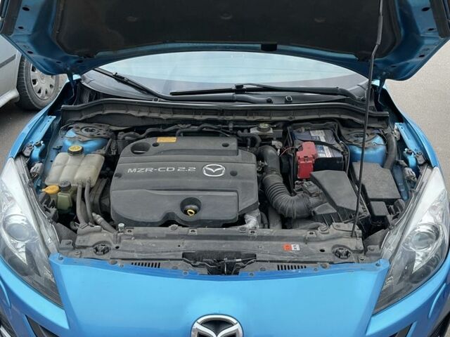 Синій Мазда 3, об'ємом двигуна 2.2 л та пробігом 190 тис. км за 6900 $, фото 3 на Automoto.ua