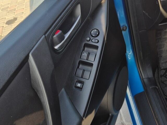 Синий Мазда 3, объемом двигателя 1.6 л и пробегом 223 тыс. км за 7800 $, фото 3 на Automoto.ua