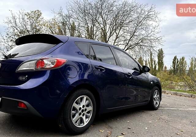 Синий Мазда 3, объемом двигателя 1.6 л и пробегом 293 тыс. км за 6500 $, фото 2 на Automoto.ua