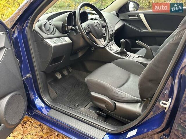 Синий Мазда 3, объемом двигателя 1.6 л и пробегом 293 тыс. км за 6500 $, фото 7 на Automoto.ua