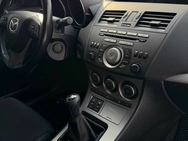 Синий Мазда 3, объемом двигателя 2.2 л и пробегом 190 тыс. км за 7650 $, фото 14 на Automoto.ua