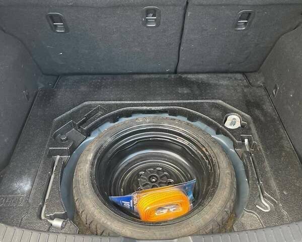 Синий Мазда 3, объемом двигателя 2 л и пробегом 127 тыс. км за 10300 $, фото 9 на Automoto.ua