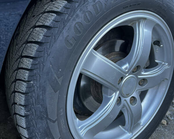 Синий Мазда 3, объемом двигателя 2.2 л и пробегом 235 тыс. км за 10500 $, фото 13 на Automoto.ua