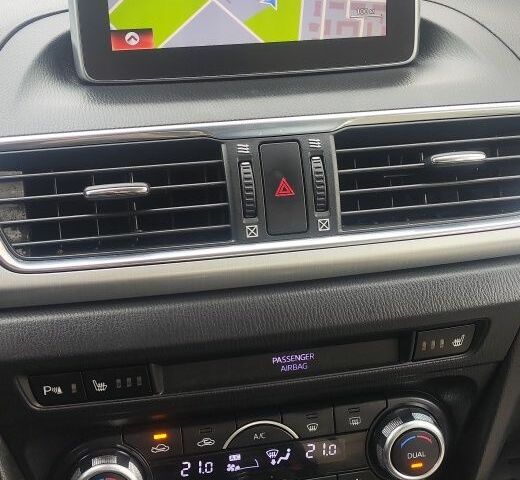 Синій Мазда 3, об'ємом двигуна 2.2 л та пробігом 235 тис. км за 9100 $, фото 7 на Automoto.ua